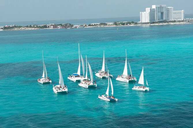 Complete Isla Mujeres excursion from Cancun with all inclusive - The snorkeling stop, what it usually feels like on this route