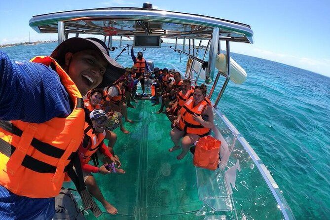 Crystal Boat Tour to Isla Mujeres and Reefs - Entering the reef circuit from Marina Bartolomé
