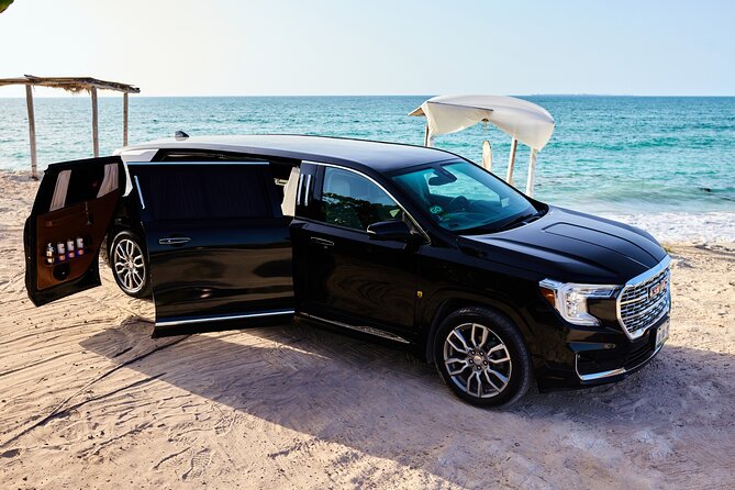 Deluxe GMC Limousine from Cancun Airport to Puerto Morelos - First things first at Cancun Airport: how the meet-and-greet actually works