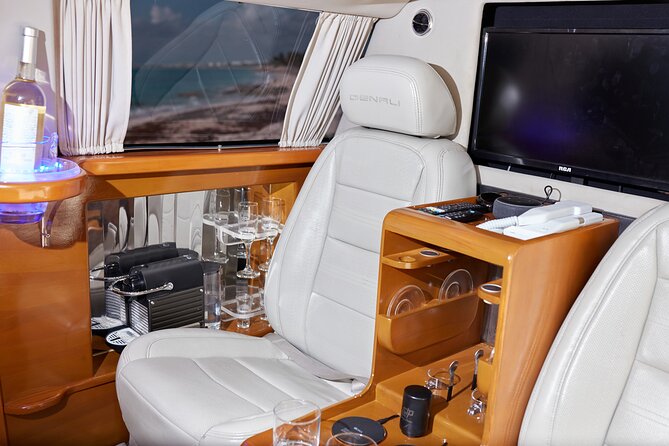 Deluxe GMC Limousine from Cancun Airport to Puerto Morelos - Price and value: $151 per group for up to four