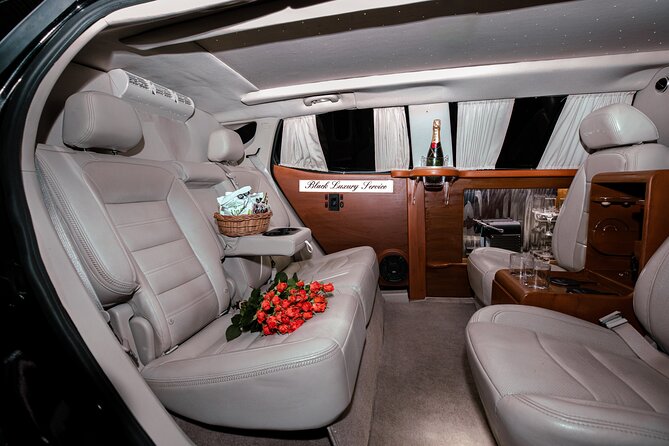 Deluxe GMC Limousine from CUN Airport to Cancun Hotel Zone - Cancun Airport Pickup: A Simple, Scam-Aware Game Plan