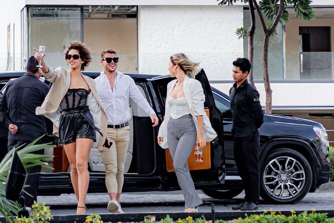 Deluxe Limousine GMC from Cancun Airport - Key highlights to know before you go