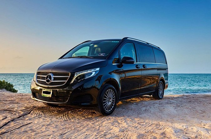 Departures in Mercedes Benz from Playa Mujeres to Cancun Airport - Price per group: $106 can be a deal, if you split it