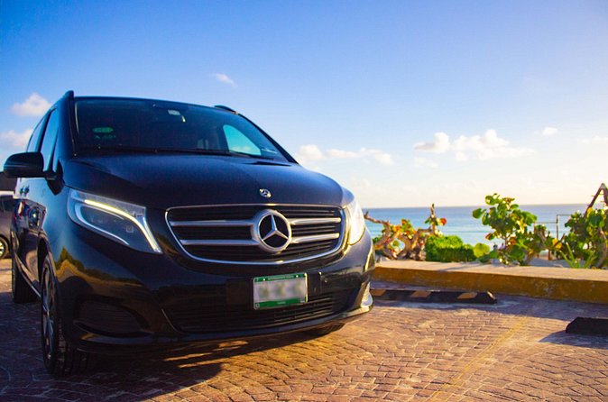 Departures in Mercedes Benz from Playa Mujeres to Cancun Airport - Quick practical details you should know