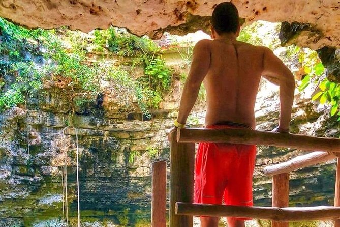 Discover the Mayan archaeological sites of Tulum & Coba in 1 day - Stop 1: Tulum cliff ruins in about 90 minutes