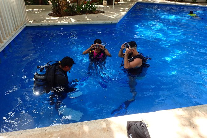 Diving in the Mexican Caribbean for Beginners | 2 Tanks 2 Dives | All Inclusive - Small-group attention: how you get help without feeling rushed