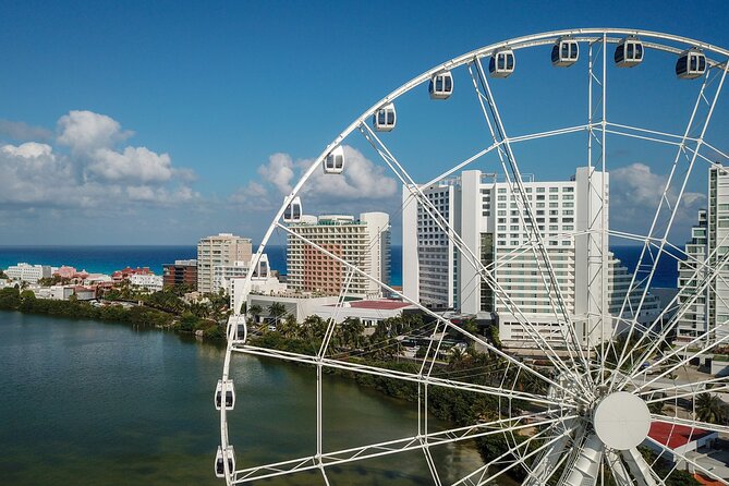 El Sol De Cancun : Panoramic Tour in Regular Cabin - What you see from up there: Caribbean Sea and Nichupte Lagoon