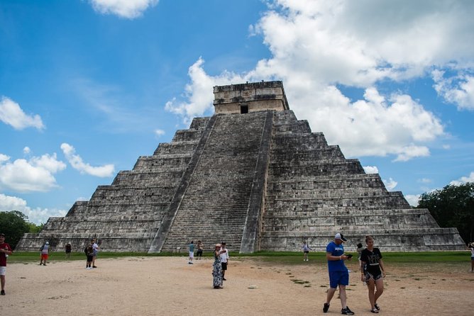 Experience Chichén Itzá: Full Day Tour with Cenote & Valladolid - Food, Drinks, and the Lunch Question