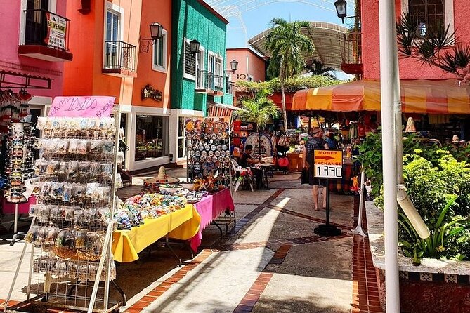 Explore Cancun City Tour! Round Bus transportation - Guides, Stories, and the Van Ride Details