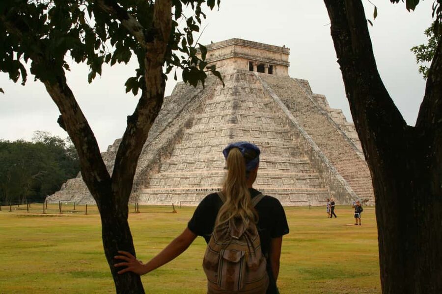 From Cancun: Chichén Itzá, cenote, Valladolid, and Tequila - A 12-hour route from Cancun that starts before sunrise