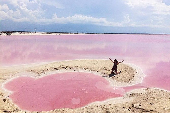 Full-Day Tour to Las Coloradas Pink Paradise in Yucatan and Rio Lagartos. - The crocodile farm stop: a short add-on that changes the pace