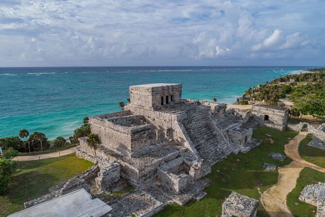 Full Day Tour to Tulum, Cenote Mariposa and Playa del Carmen Eco - Stop 3: Quinta Avenida in Playa del Carmen, Shopping and Stroll Time