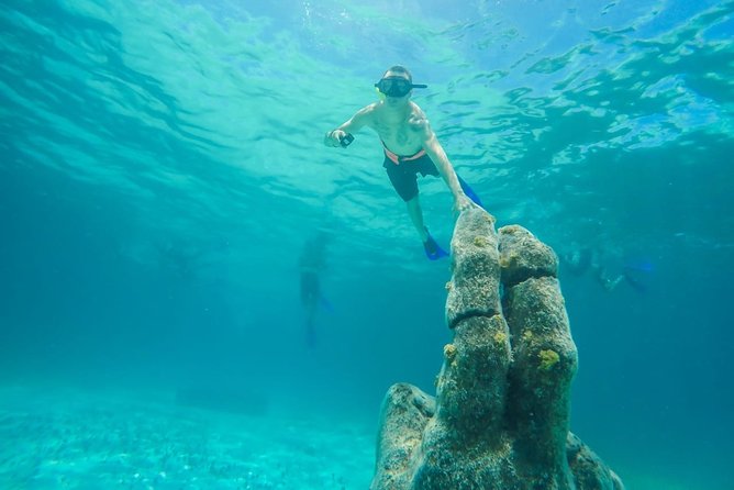 Half Day Sailing Private Catamaran to Isla Mujeres - Boat Comfort, Cleanliness, and What to Watch For