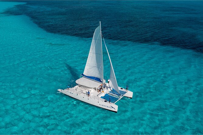 HipHop Catamaran Party from Cancun to Isla Mujeres - The catamaran party ride: drinks, group size, and the vibe reality