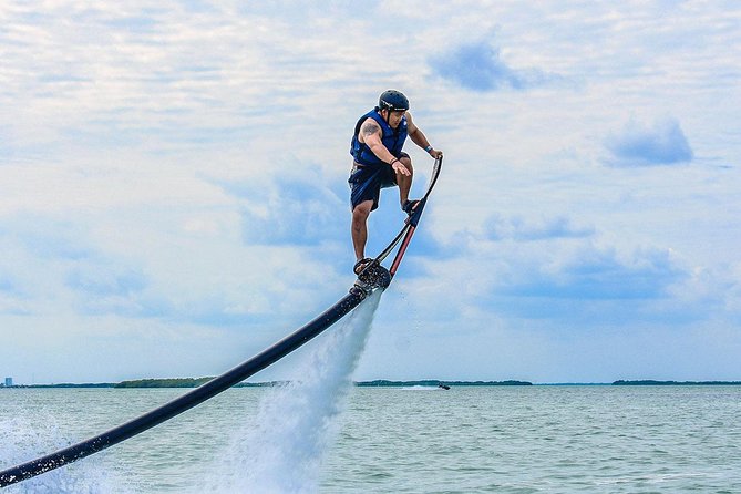 Hoverboard Flight in Cancun - Training on the water: balance first, throttle second