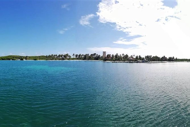 Isla Contoy Eco Adventure - Boat ride comfort, music volume, and safety with a group of 50