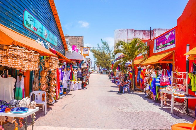 Isla Contoy & Isla Mujeres Tour from Cancun & Playa Del Carmen - Guided tour on Contoy plus buffet lunch: how the day gets its rhythm
