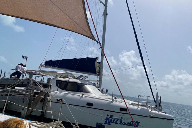 Isla Mujeres Basic Tour in Catamaran with Snorkel and Open Bar - Isla Mujeres free time: beach, center, and choosing your own meal