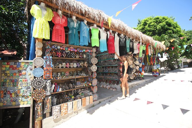 Isla Mujeres Catamaran Tour with Open Bar, Lunch and Snorkeling - Isla Mujeres town time: how to use it well with limited hours