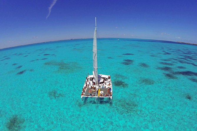Isla Mujeres Catamaran Tour with Snorkeling at MUSA, Buffet Lunch & Open Bar - From Cancun Bay to the Caribbean Sea: What the Catamaran Ride Gets Right