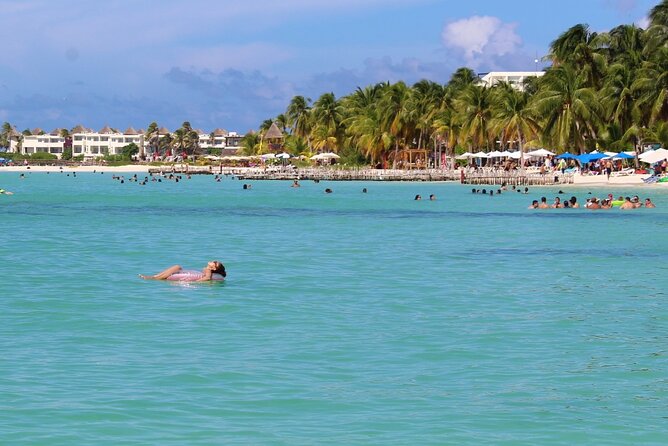 Isla Mujeres Catamaran Tour with Snorkeling at MUSA, Buffet Lunch & Open Bar - Crew and Safety: What to Watch For in the Water