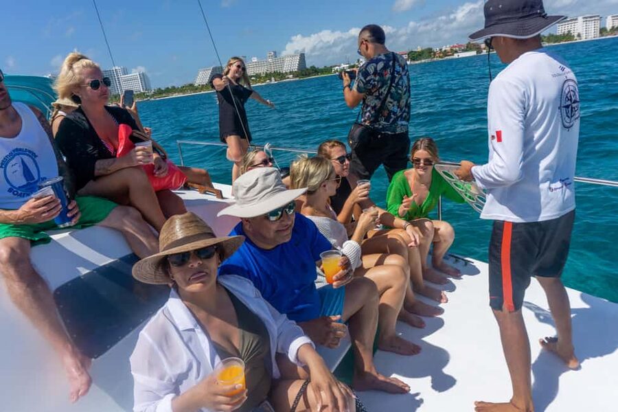 Isla Mujeres Catamaran Tour with Snorkeling & Open bar - Playa Norte on Isla Mujeres, quick swim time done right