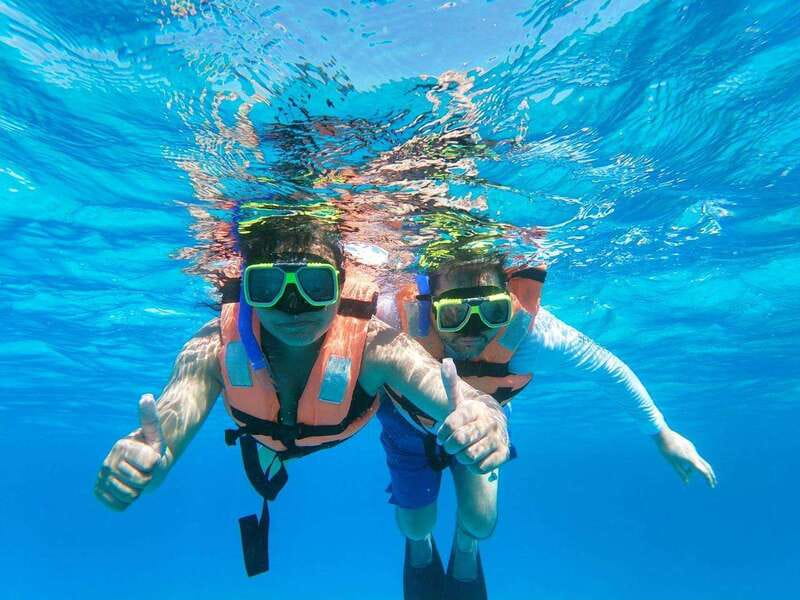 Isla Mujeres: Catamaran with Open Bar, Snorkeling and Lunch - Reef snorkeling: what you do, how long it lasts, and what to know