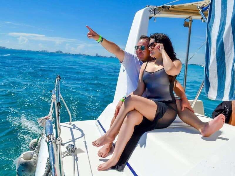 Isla Mujeres: Catamaran with Open Bar, Snorkeling and Lunch - Food, lunch options, and how to avoid the most common disappointment