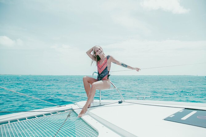 Isla Mujeres Cruise with Beach Club, Snorkel, Lunch and Open Bar - Open bar reality: unlimited drinks, loud music, and mixed expectations