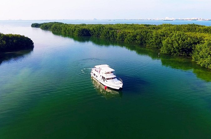Isla Mujeres Full Day Tour on Yacht with Snorkel and Buffet - Buffet Lunch on Board: Convenient, Not Fine-Dining