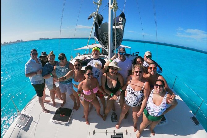 Isla Mujeres Premium Catamaran Tour with transportation from Playa del Carmen - Lunch buffet and open bar: good enough for a day trip