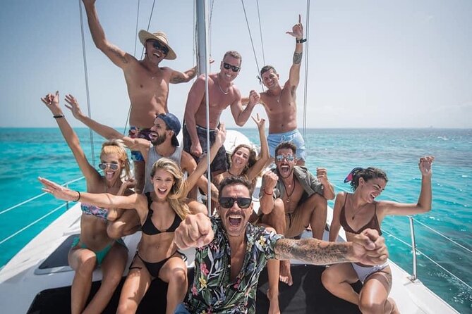 Isla Mujeres Private Catamaran, Cruising, Snorkeling having Fun!! - Stop 1 on Isla Mujeres: sailing to the El Meco reef park snorkeling window
