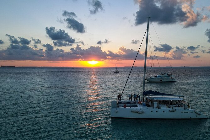 Isla Mujeres Sunset Cruise and Tour from Cancun - Playa Norte Hour: The Sunset You Came For