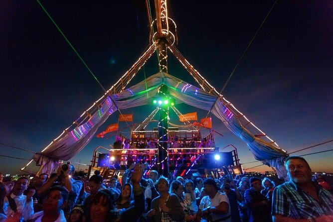 Jolly Roger Pirate Show and Dinner Cruise with Open Bar - Price, groups, and what to know before you go