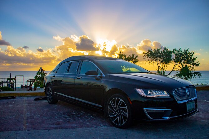 Lincoln Strecth Limo from Costa Mujeres to Cancun Airport - In the Vehicle: Stretch Comfort, Towels, and Refreshments