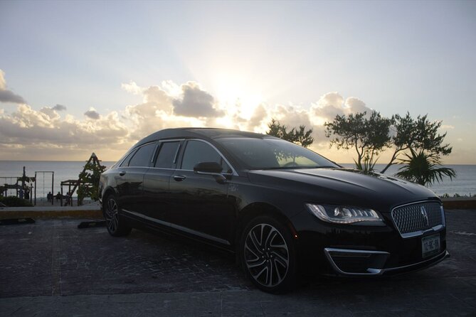Lincoln Stretch limo from Cancun Hotel Zone to Cancun Airport - Price and value: is $128 for up to 2 worth it?