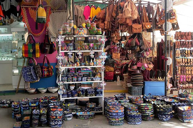 Live the Cancun City Experience! Round Transportation from Cancun - Plaza 28 shopping, how to shop smart in 45 minutes