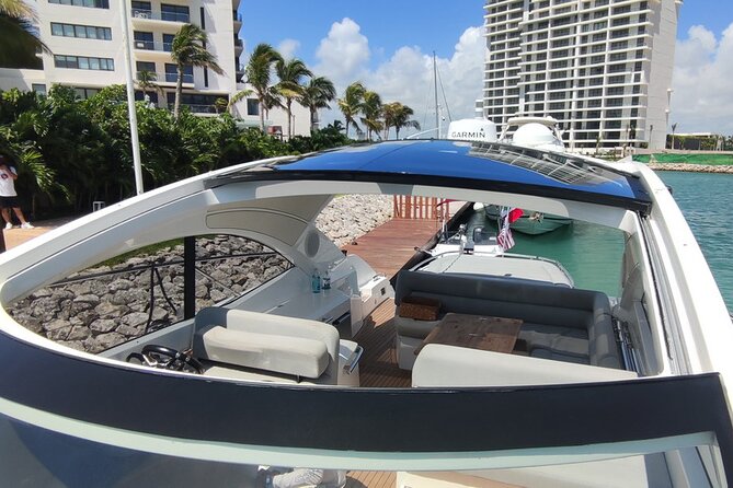 Luxury Sunseeker 50 - 6 hs Cancun - Isla Mujeres (MagicSea-SS) - Crew and service, from welcome to check-ins