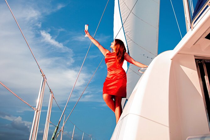 Luxury Sunset Sailing Cruise in Cancun with Light Dinner and Open Bar - Crew Service: The Names That Kept Coming Up