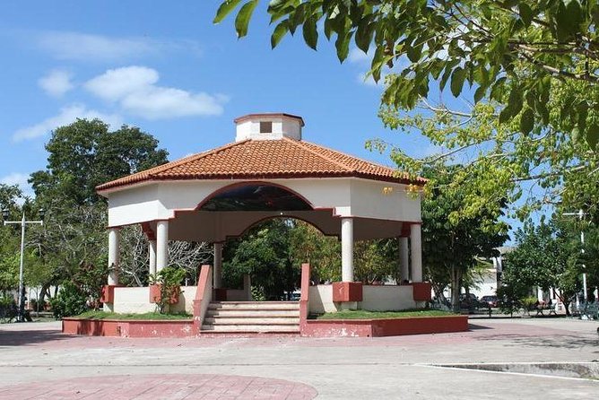 MAGIC BACALAR, 7 Colors Lagoon & Cenote Azul. Transport included - Bacalar town photo stop, San Felipe Fort from the outside, and the letters