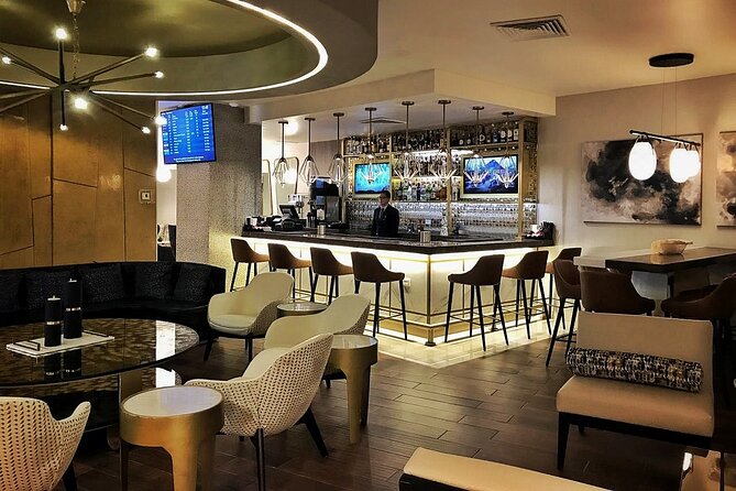 Mera VIP Lounge at Cancun International Airport - Bathrooms and Changing Facilities: Clean, Private, and Still a Capacity Test
