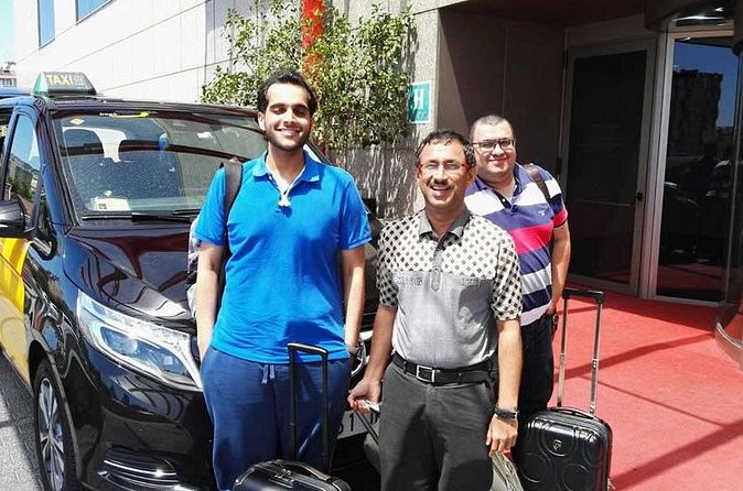 Mexico Private Transfer from Cancun airport to Puerto Morelos - Vehicle comfort: premium sedan for small groups, minivan for up to 10