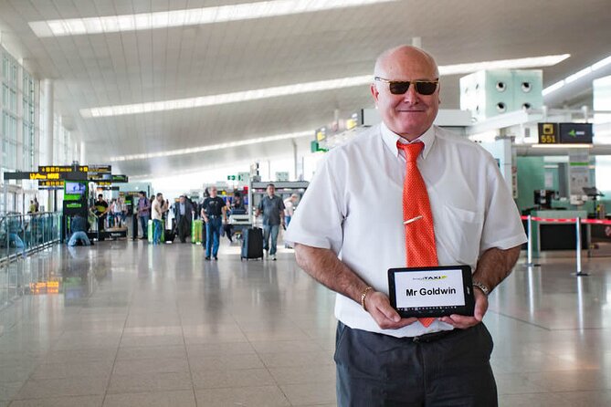 Mexico Private Transfer from Cancun airport to Puerto Morelos - How pickup at Cancun Airport works (the name sign matters)