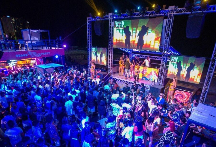 Neon Glow night Beach Party Regular - The 5-Hour Rhythm: How the Party Plays Out