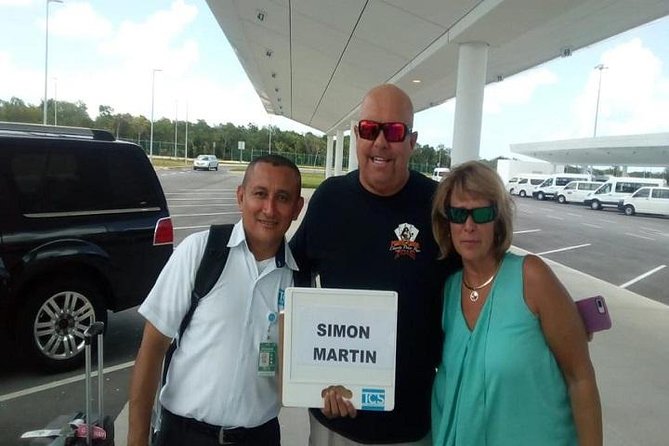 One-way private transfer Cancun Airport - Puerto Aventuras. - Finding your pickup spot at Cancun International Airport