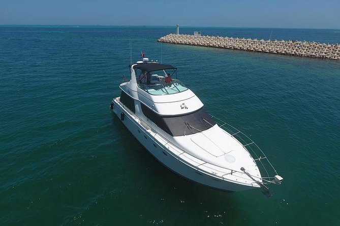 Playa Mujeres rent a Yacht 4hrs with Food and drinks aboard CA55 - Getting on board at VNV Marina in Cancun