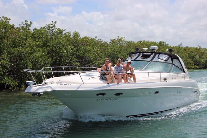 Private 50FT Yacht Rental in Cancún P8 - Snorkeling equipment: what is included, and the one thing to confirm