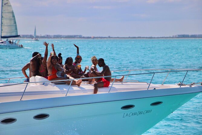 Private 50FT Yacht Rental in Cancún P8 - Price and the dock fee reality check