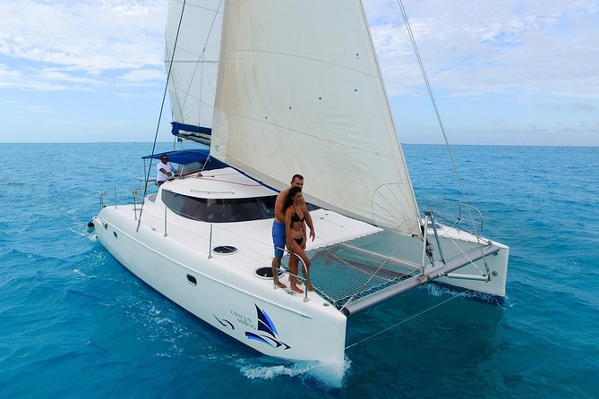 Private Catamaran from Cancun to Isla Mujeres | For up to 30 pepl - Where the day starts: Marina Las Perlas to open water