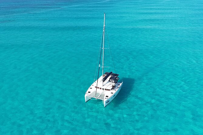 Private Catamaran Tour Super to Isla Mujeres - Cancun to Isla Mujeres by private catamaran, built for a full-day break
